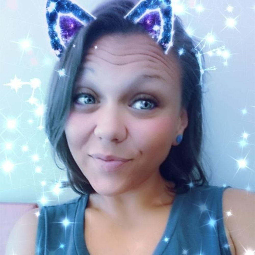 Meet your Posher, Cassandra